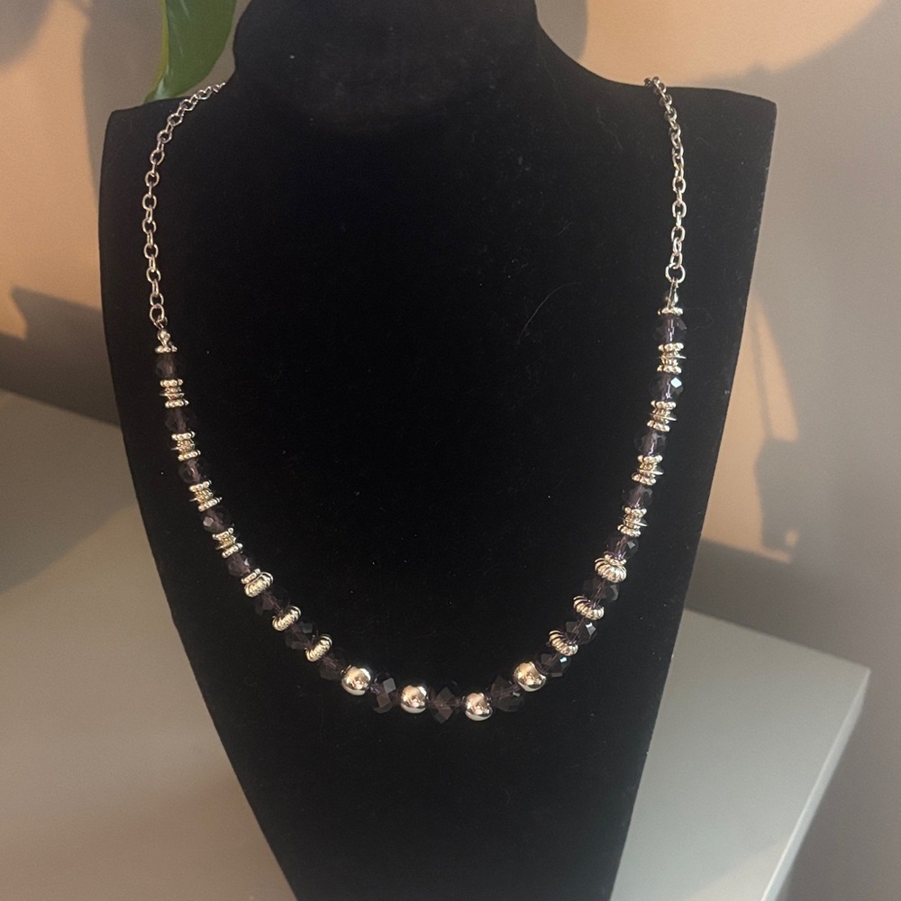 Elegant Silver/Purple beaded necklace.